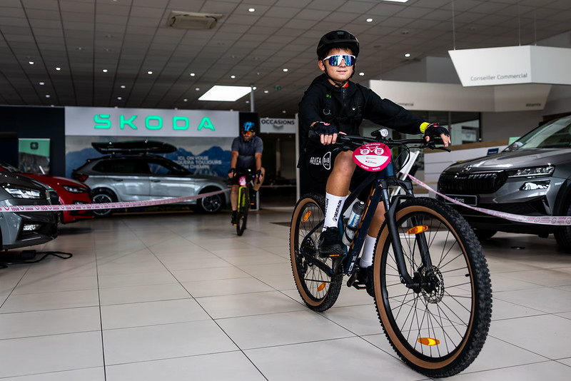 À vélo dans le showroom Škoda